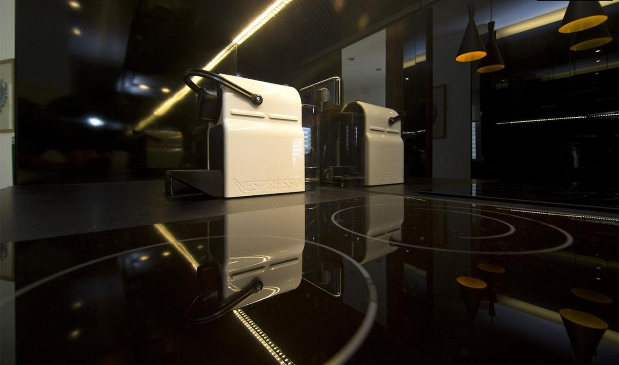 AmazINN Places Embajadores III Madrid Exterior foto